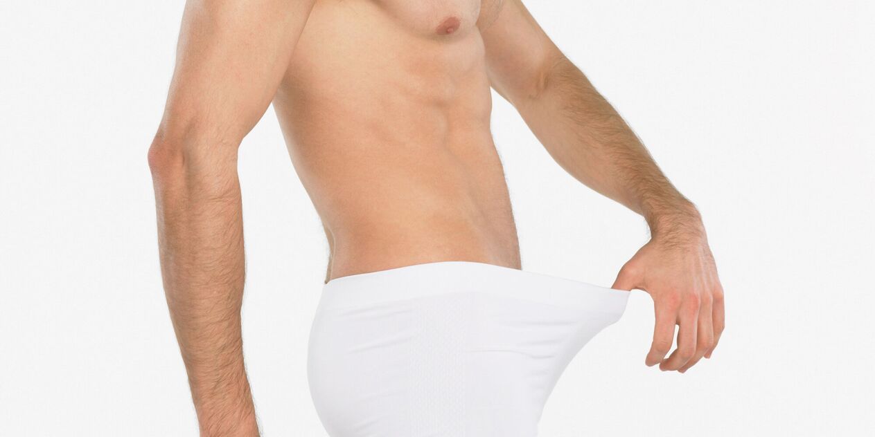 Muž uvažuje o zvýšení penisu s masážou